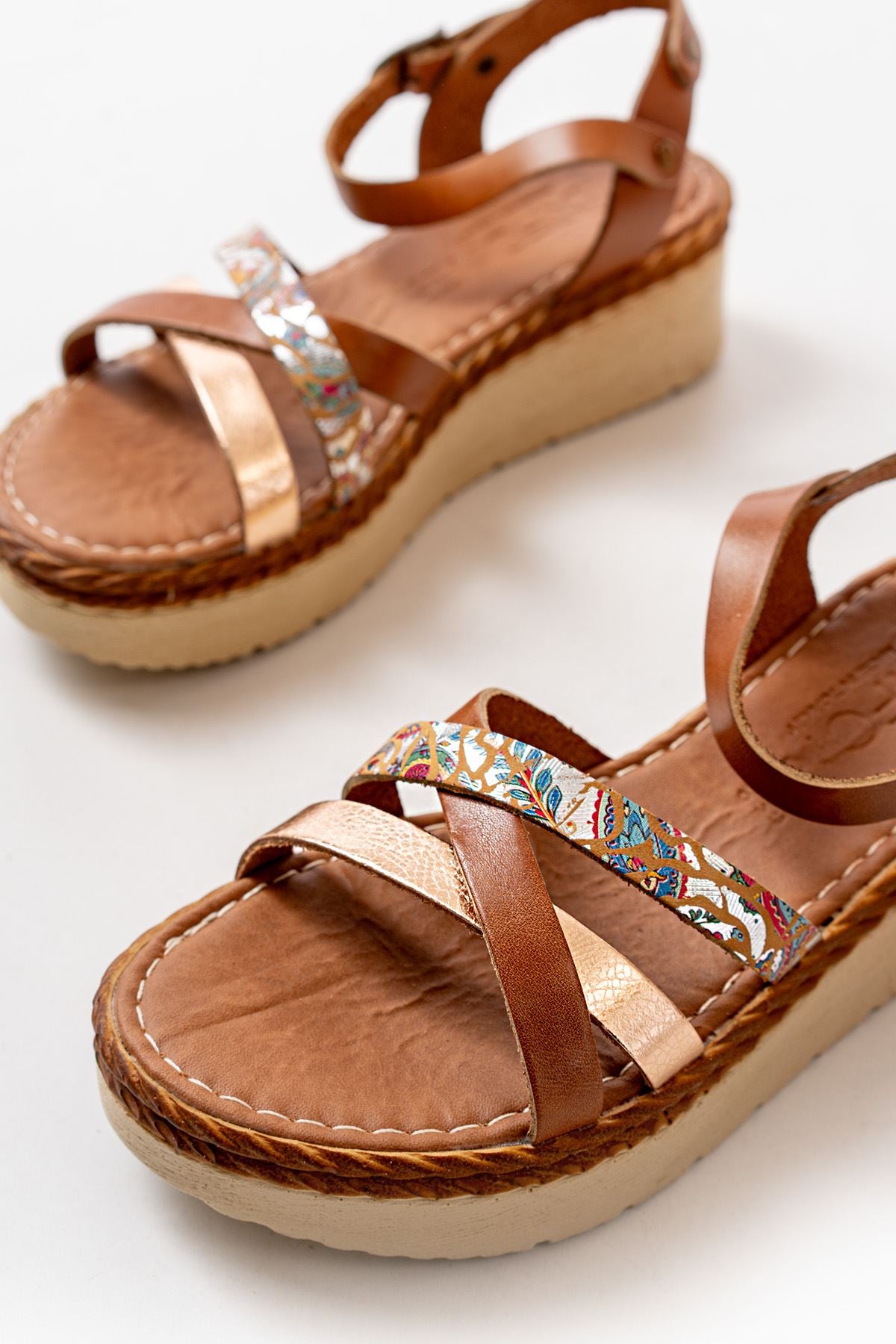 Ayakkabı Aşkı Taba Garni Ortopedik Hakiki Deri Dolgu Kadın Sandalet