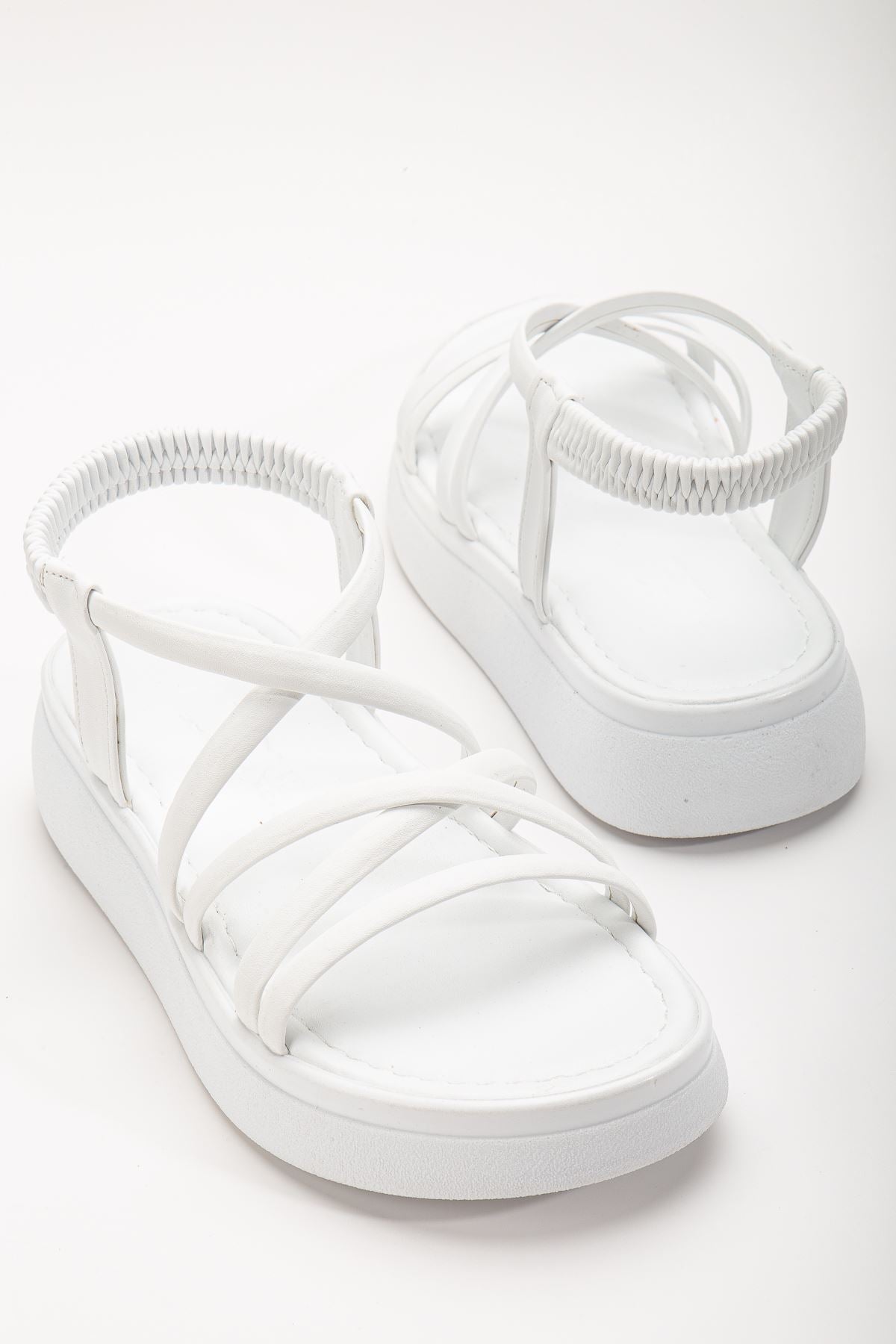Ayakkabı Aşkı Beyaz Dolgu Topuk Kadın Sandalet
