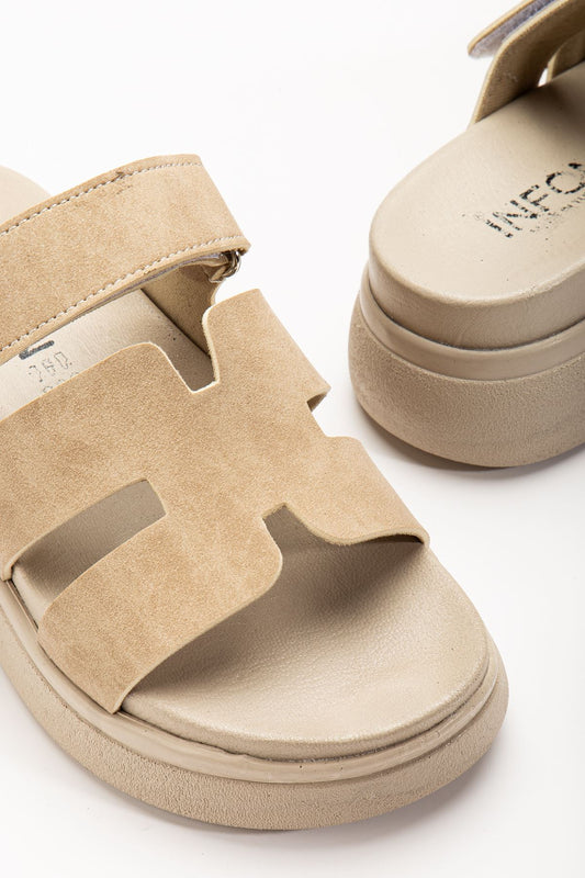 24422-HERMES Bej Dolgu Topuk Kadın Sandalet - Bej