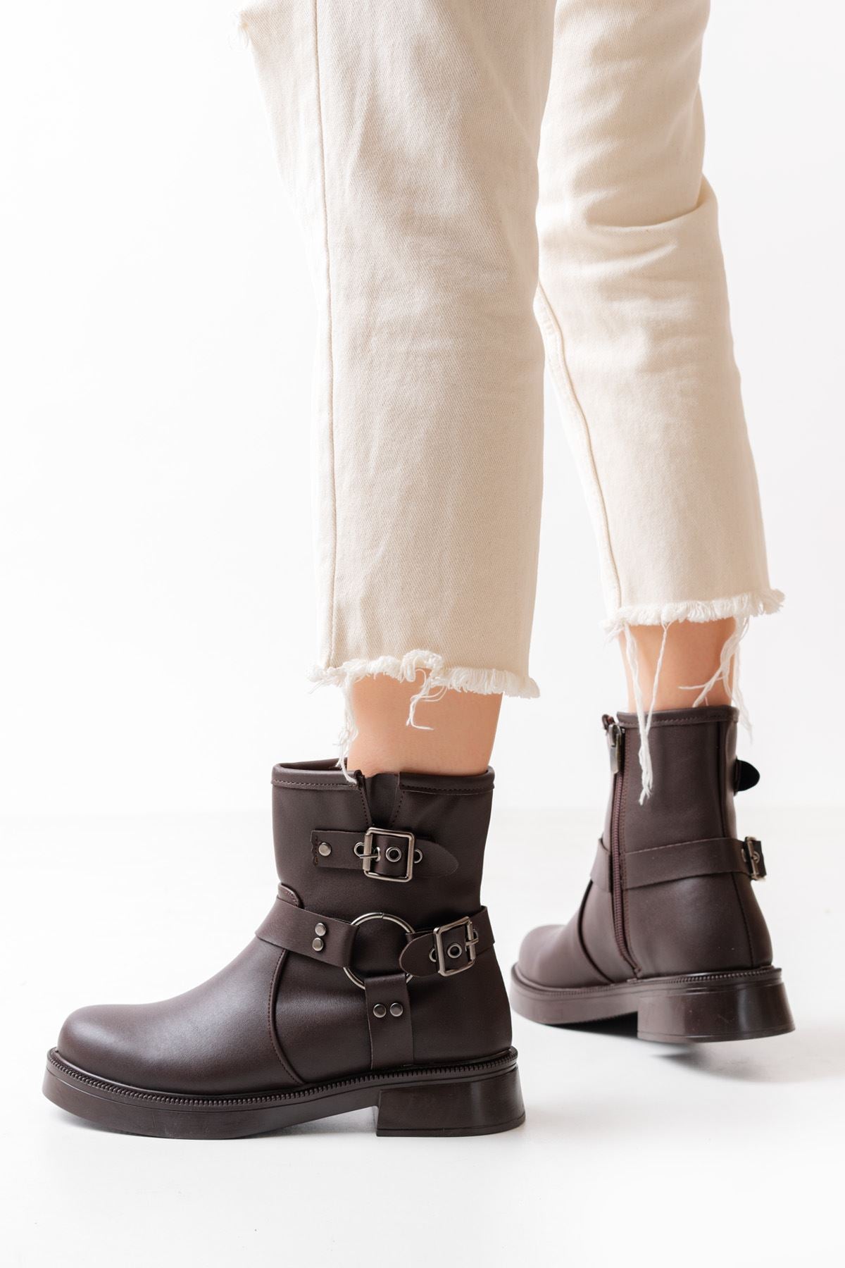 02-2013 Kahverengi Toka Aksesuarlı Fermuarlı Günlük Kadın Bot - Kahve