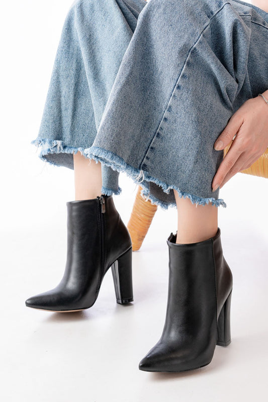 VRT-4801 Siyah Yüksek Kalın Topuklu Fermuarlı Kadın Bot - Siyah