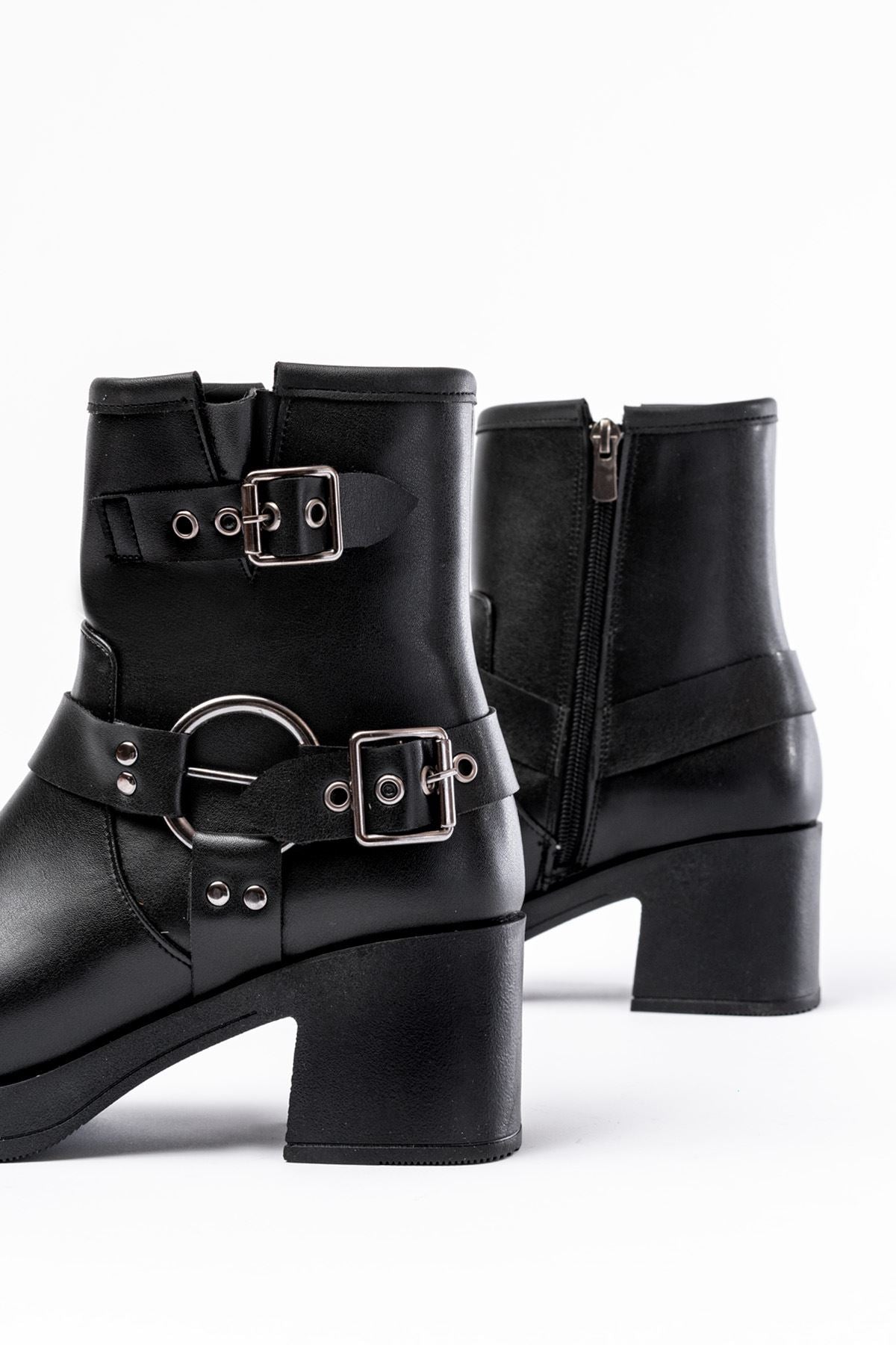 Ayakkabı Aşkı Siyah Toka Aksesuarlı Fermuarlı Topuklu Günlük Kadın Bot