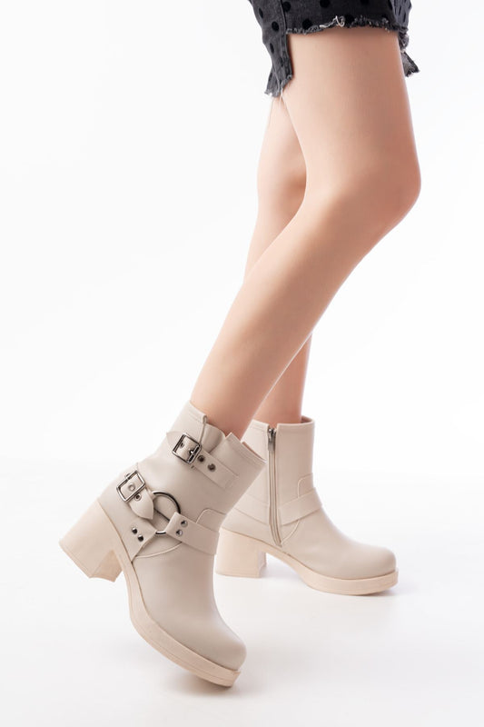 5109-3028 Bej Toka Aksesuarlı Fermuarlı Topuklu Günlük Kadın Bot - Bej
