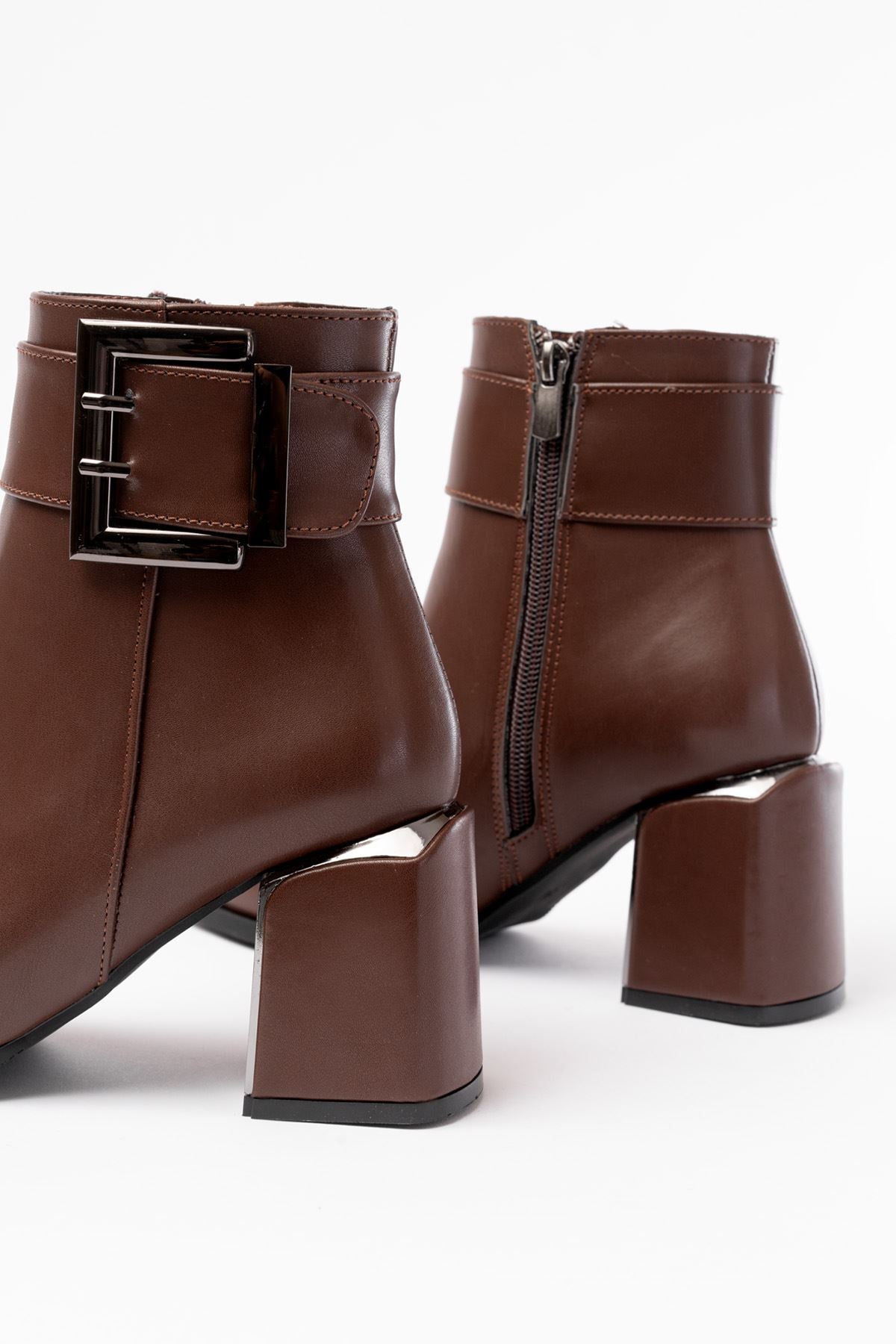 Ayakkabı Aşkı Kahverengi Toka Aksesuarlı Topuklu Fermuarlı Günlük Kadın Bot