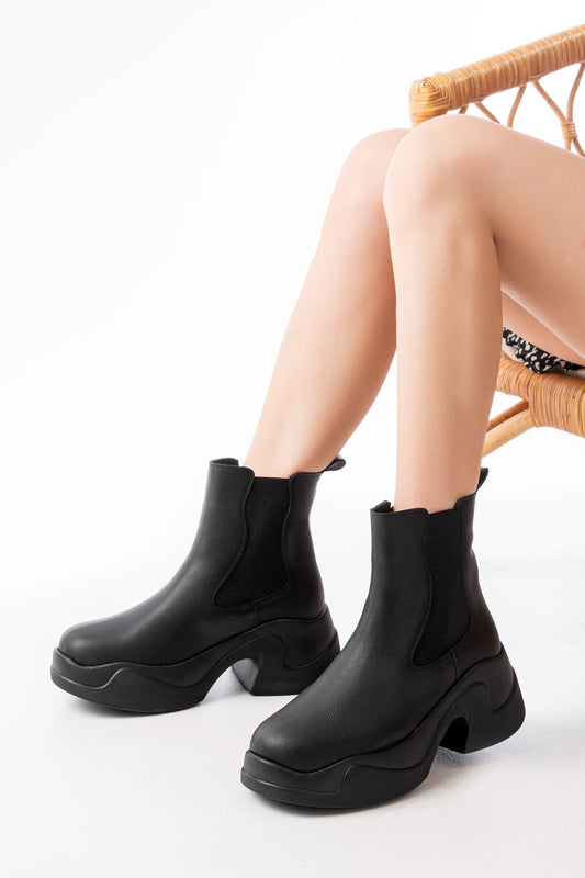 FZ-2400 Siyah Yüksek Tabanlı Lastikli Günlük Kadın Bot - Siyah