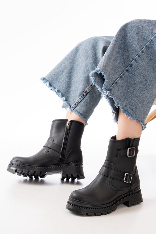 Ayakkabı Aşkı Siyah Tokalı Düz Topuklu Tokalı Fermuarlı Günlük Kadın Bot
