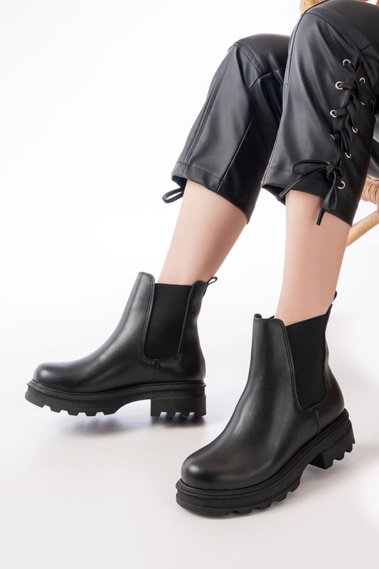 Ayakkabı Aşkı Siyah Kalın Taban Lastikli Günlük Kadın Bot