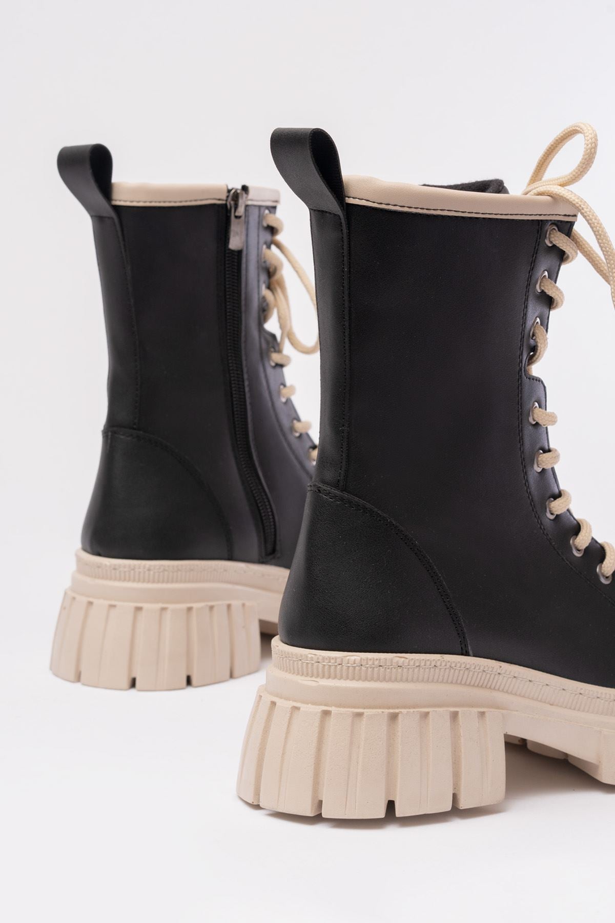 Ayakkabı Aşkı Siyah Bağcıklı Kalın Tabanlı Fermuarlı Günlük Kadın Bot