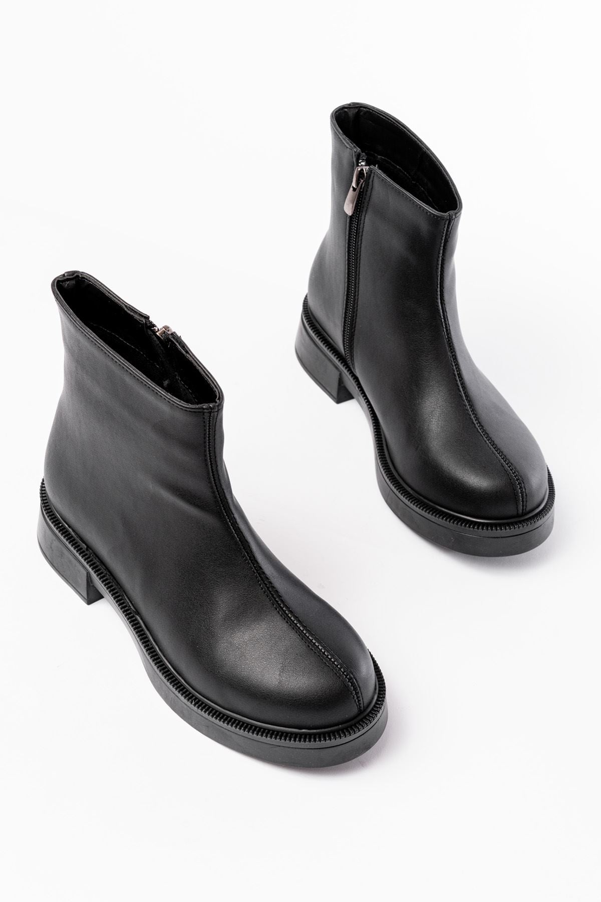 02-3033 Siyah Fermuarlı Günlük Kadın Bot - Siyah