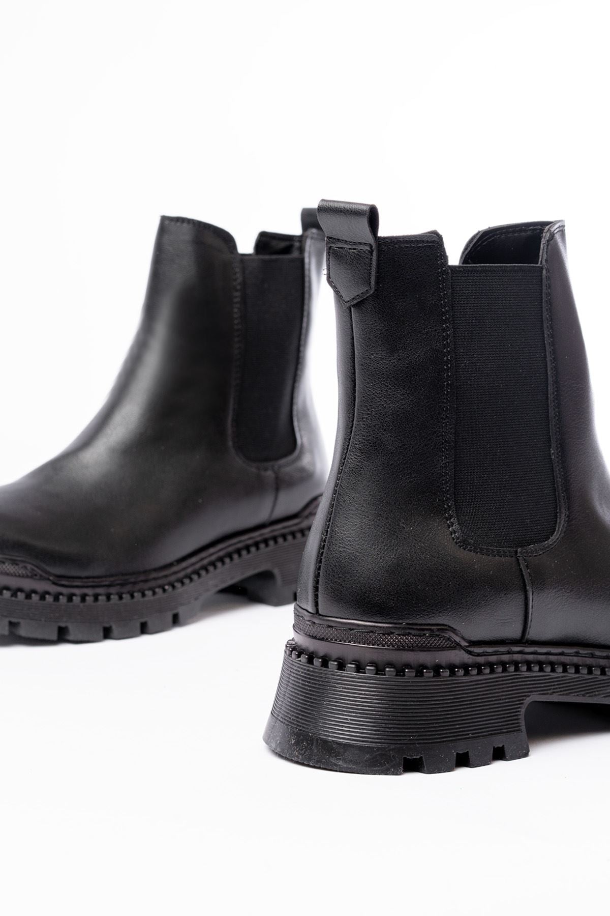 Ayakkabı Aşkı Siyah Lastikli Günlük Kadın Bot