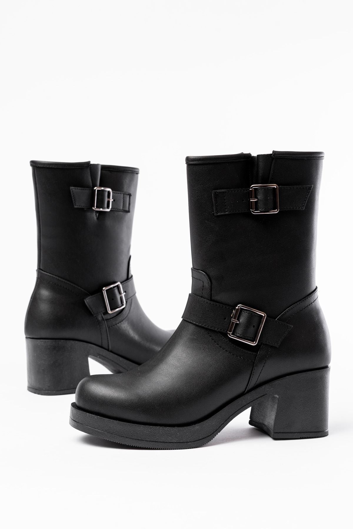 Ayakkabı Aşkı Siyah Toka Aksesuarlı Fermuarlı Kalın Topuklu Günlük Kadın Bot