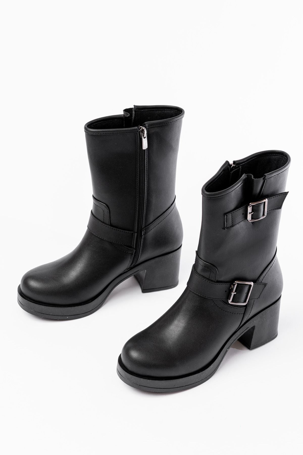 Ayakkabı Aşkı Siyah Toka Aksesuarlı Fermuarlı Kalın Topuklu Günlük Kadın Bot