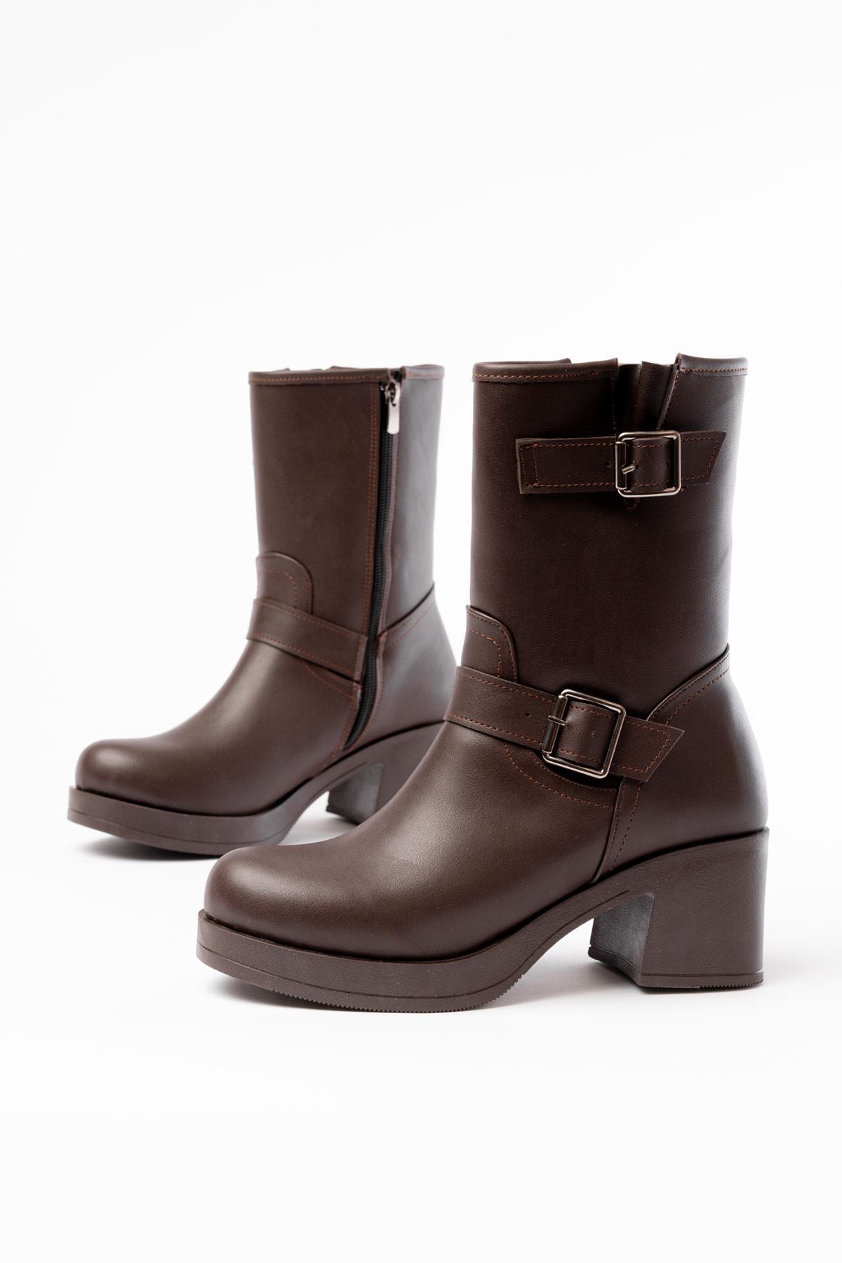 Ayakkabı Aşkı Kahverengi Toka Aksesuarlı Fermuarlı Kalın Topuklu Günlük Kadın Bot