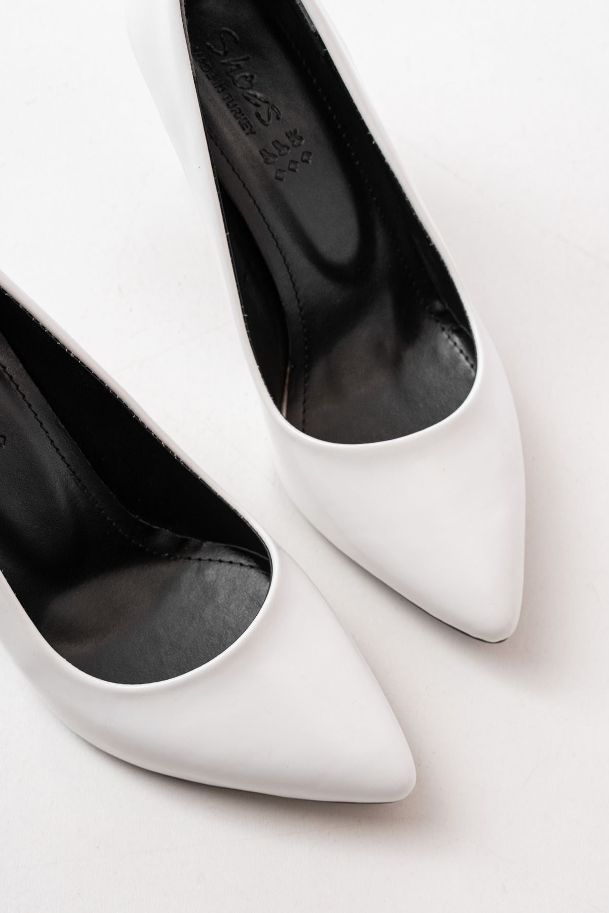 Ayakkabı Aşkı Beyaz Rugan Günlük 9 cm Topuklu Bayan Stiletto Ayakkabı