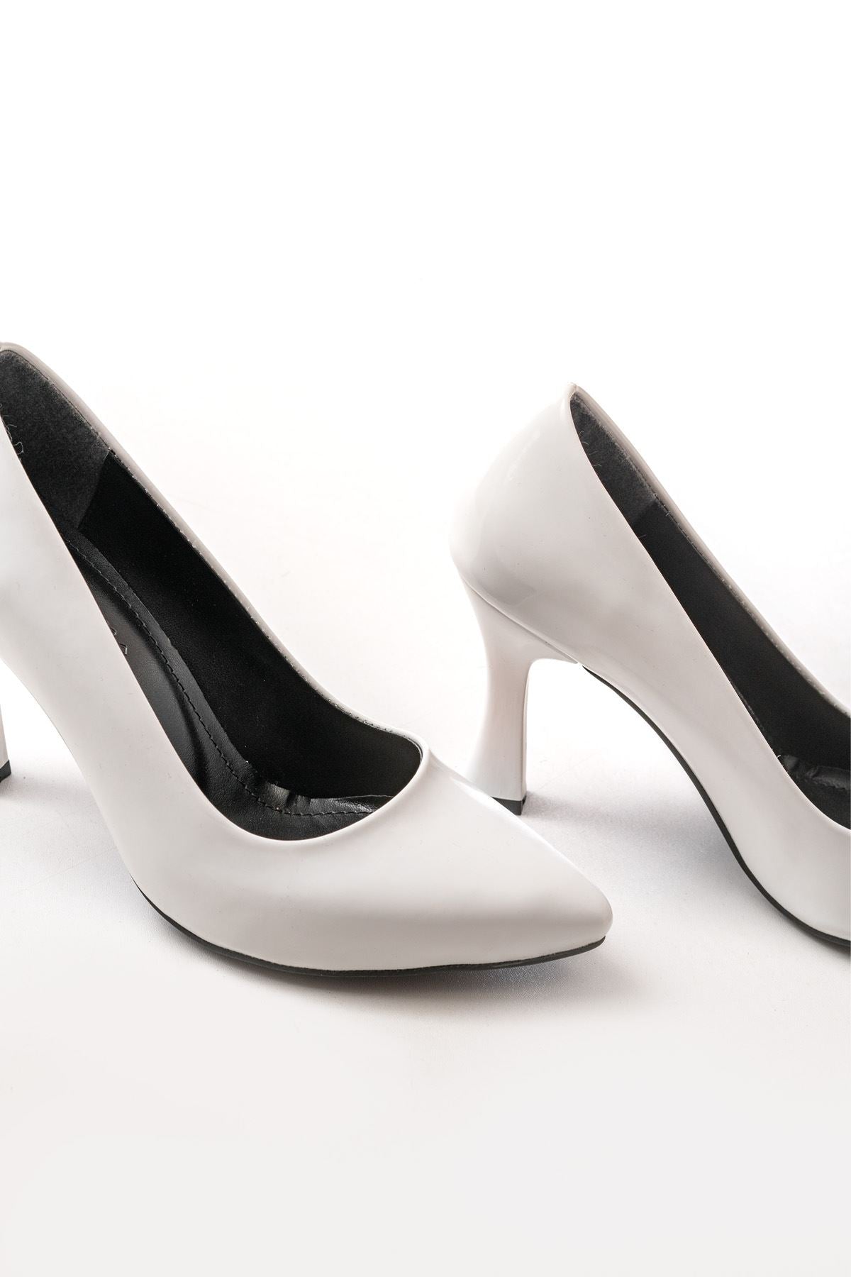 Ayakkabı Aşkı Beyaz Rugan Günlük 9 cm Topuklu Bayan Stiletto Ayakkabı