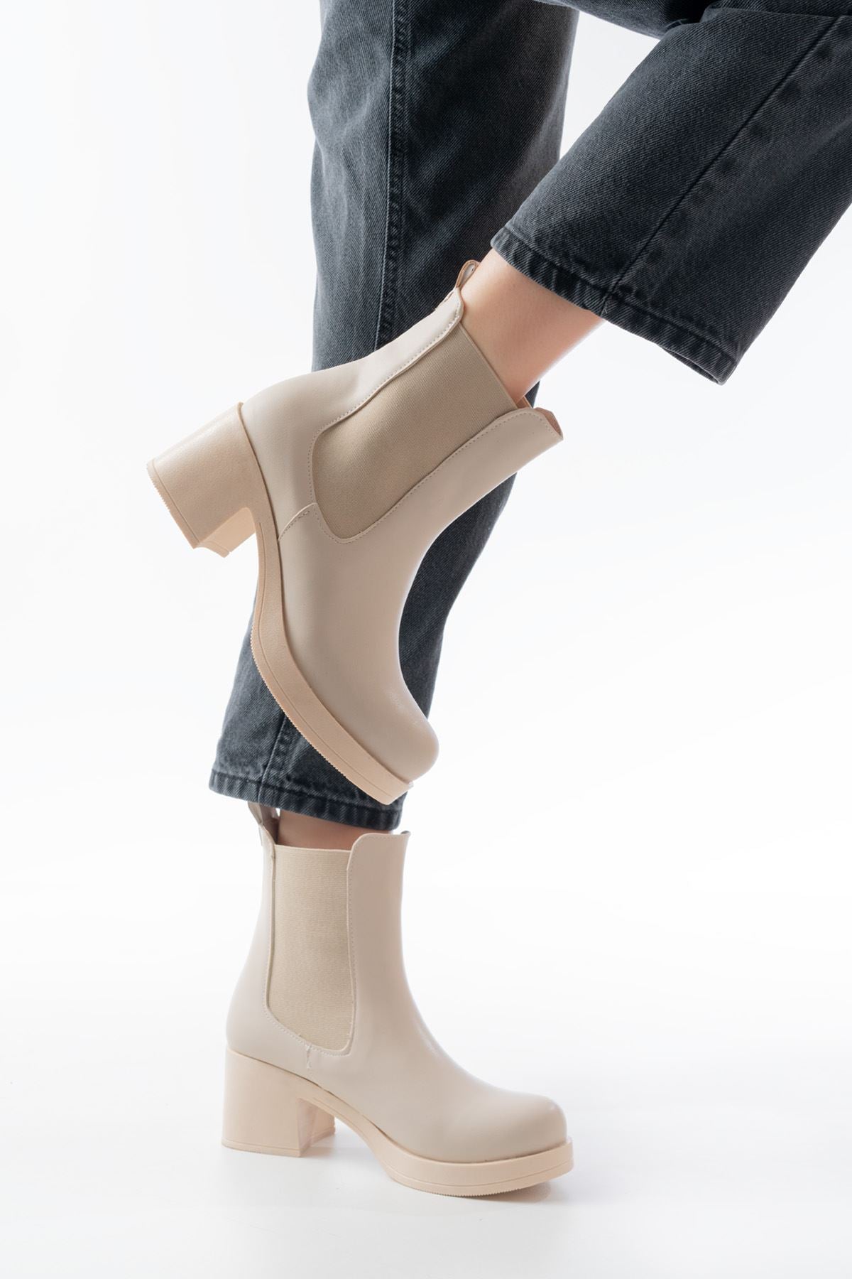 Ayakkabı Aşkı Bej Lastikli Kalın Topuklu Günlük Kadın Bot