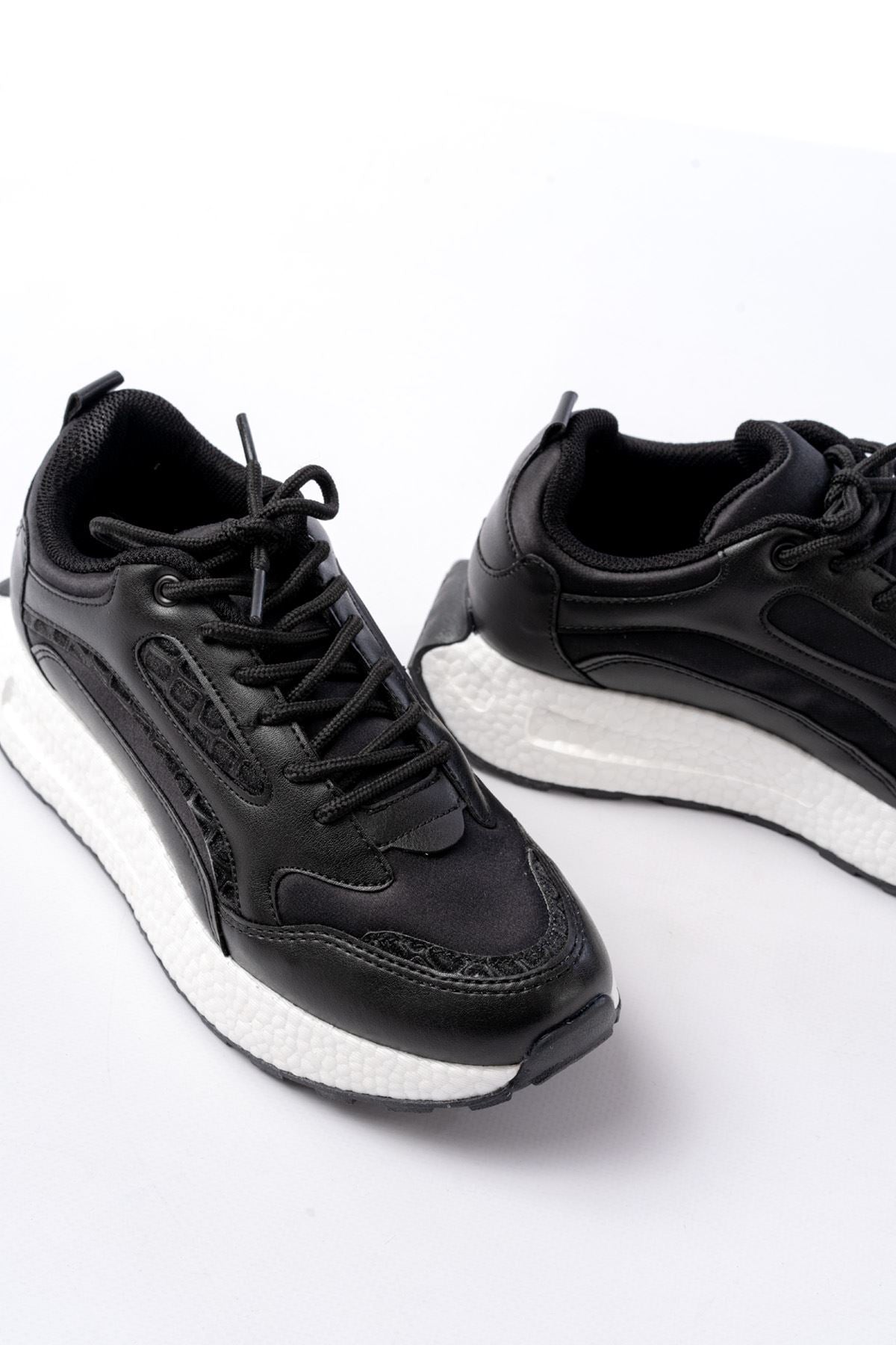 Ayakkabı Aşkı Siyah Bağcıklı Saten Taş Aksesuarlı Günlük Spor Ayakkabı