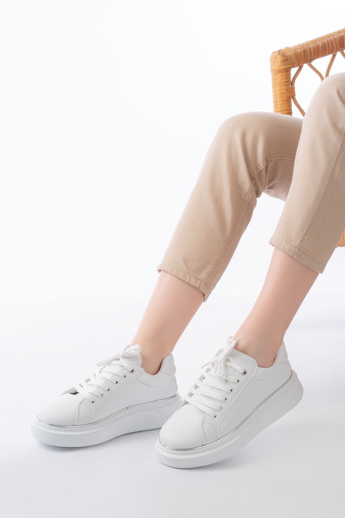 Ayakkabı Aşkı Beyaz Gümüş Bağcıklı Dikişli Günlük Spor Ayakkabı