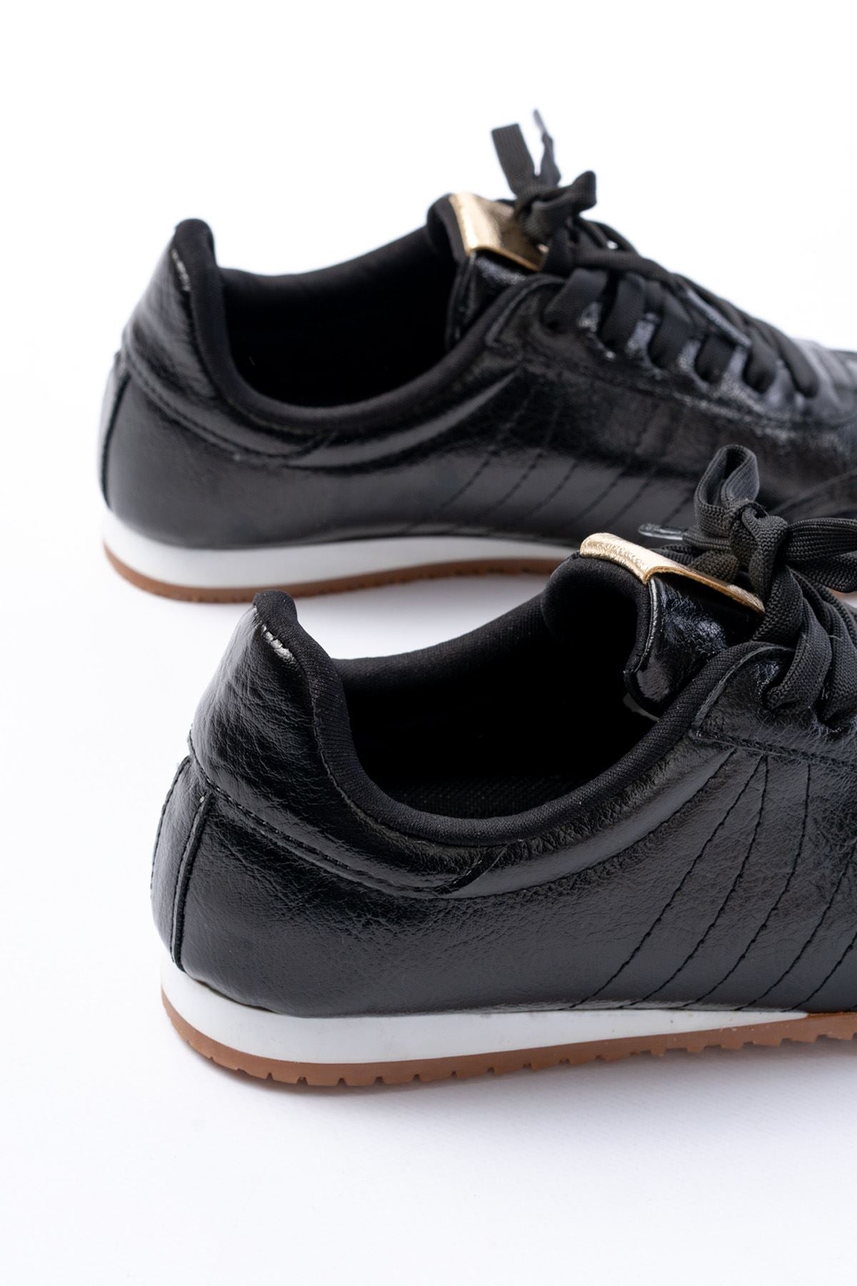 Ayakkabı Aşkı Siyah Rugan Bağcıklı Günlük Kadın Spor