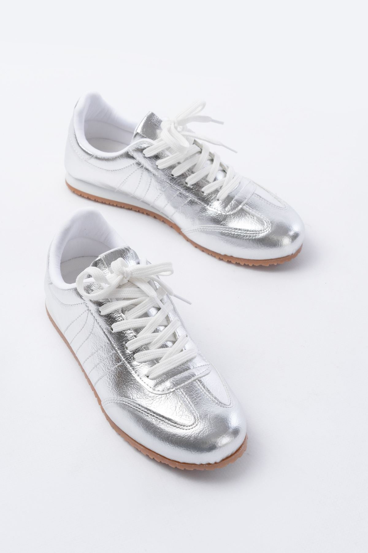 Ayakkabı Aşkı Gümüş Rugan Bağcıklı Günlük Kadın Spor