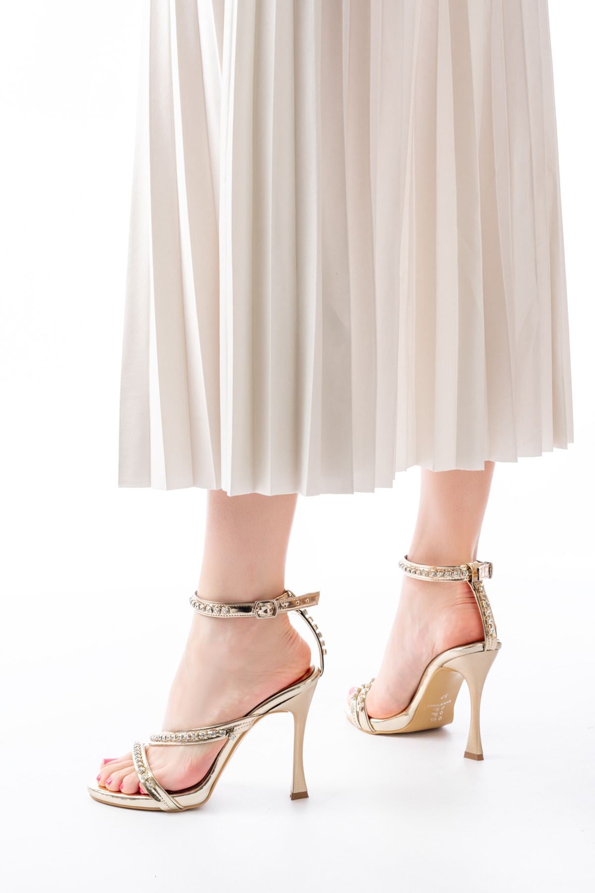 Ayakkabı Aşkı Gold Taşlı Vivet Platformlu Topuklu Kadın Ayakkabı