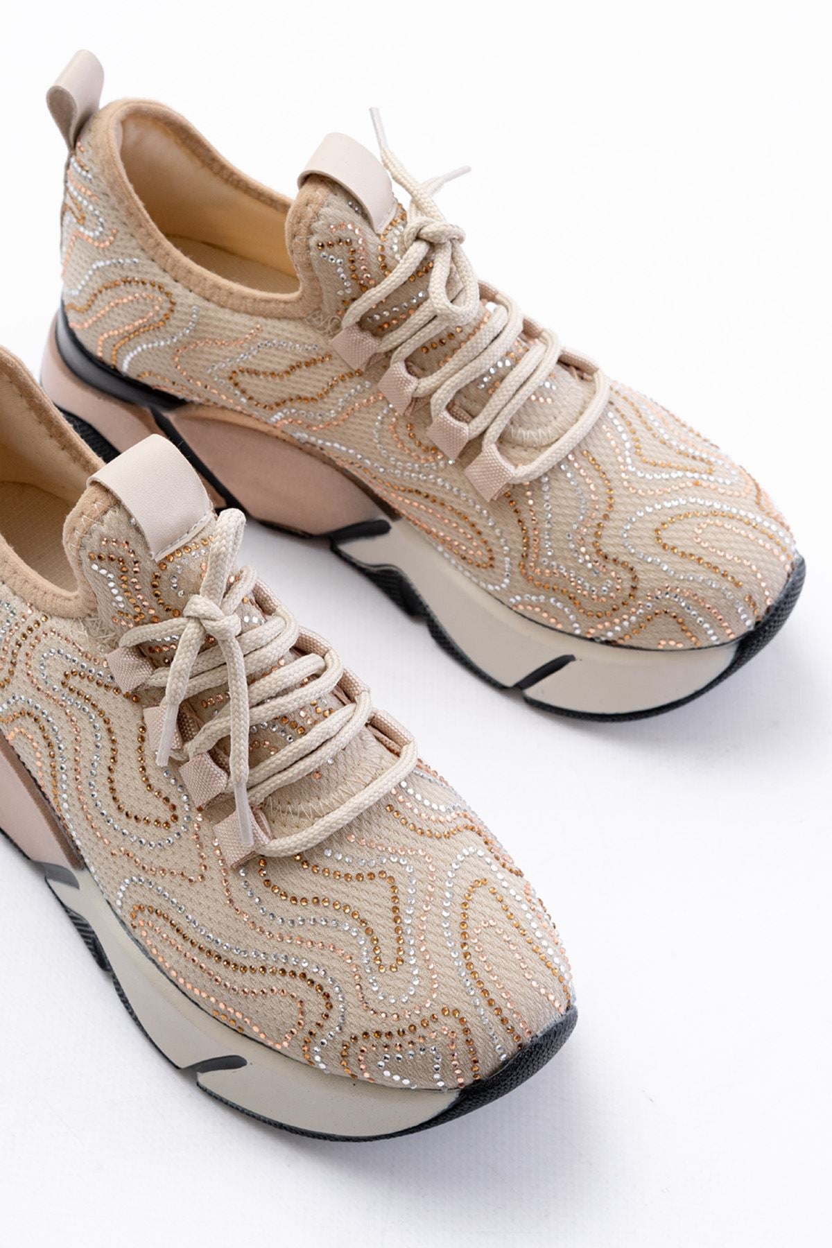 Ayakkabı Aşkı Bej Bağcıklı Fileli Taşlı Renkli Taban Günlük Kadın Spor