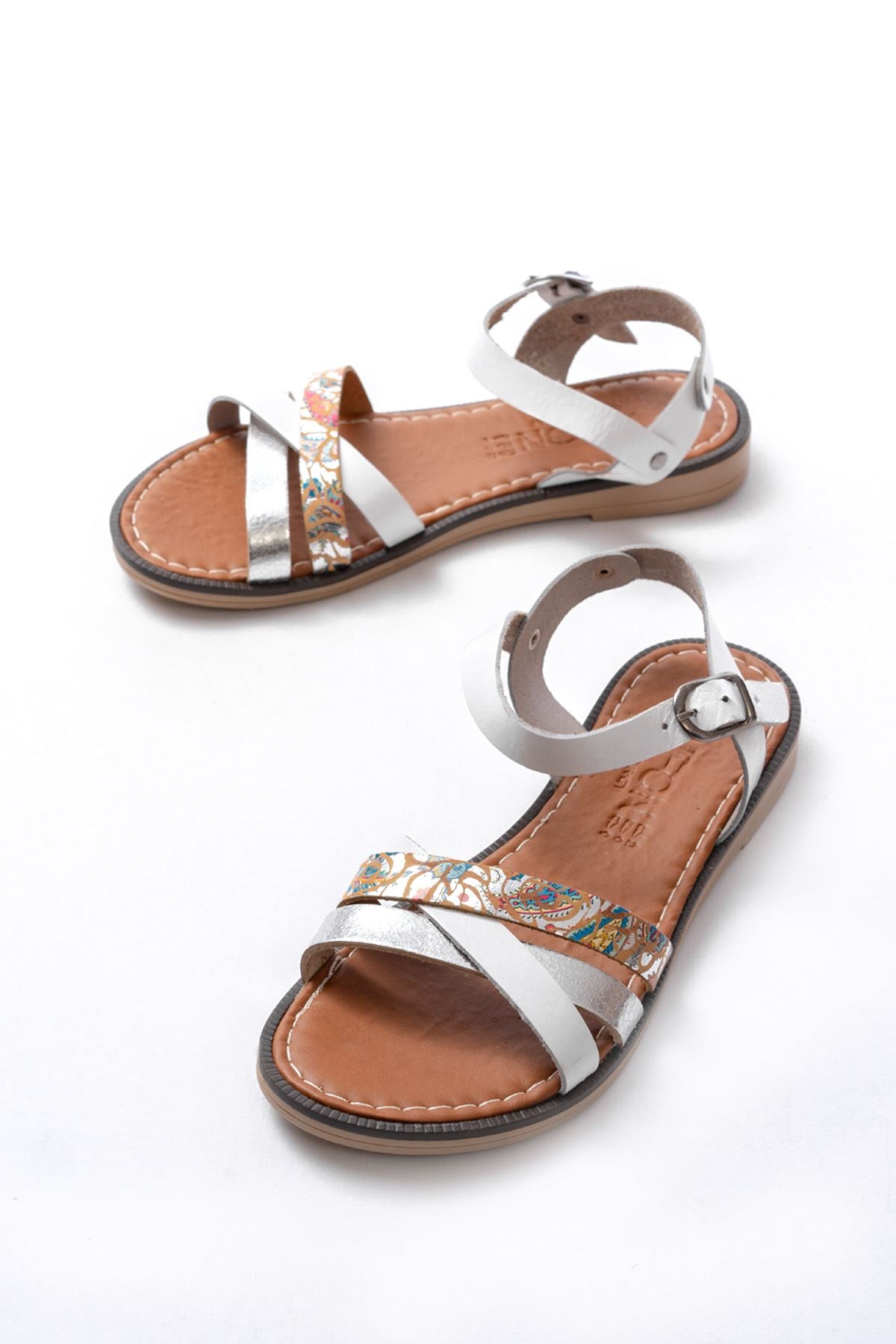 Ayakkabı Aşkı Beyaz Garni Ortopedik Hakiki Deri Kadın Sandalet