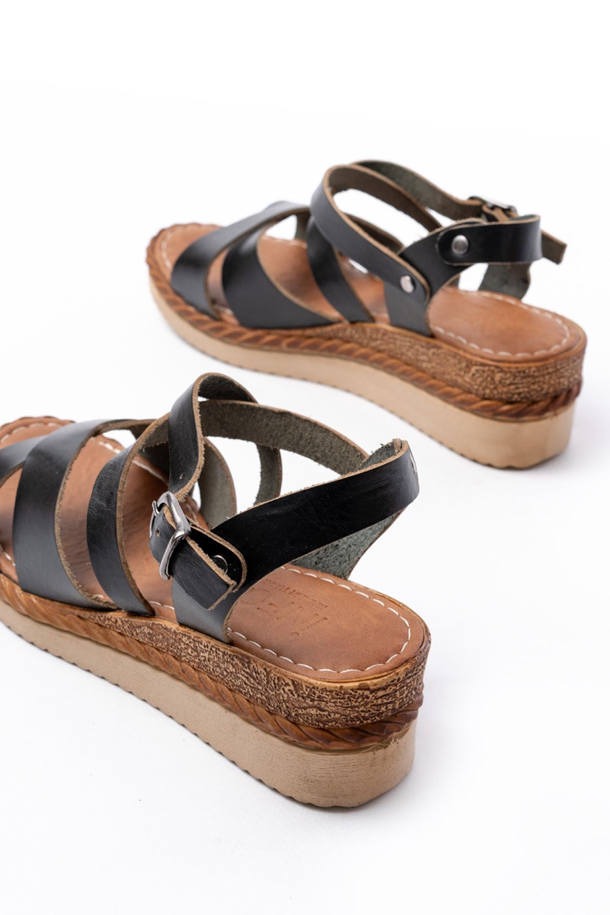 Ayakkabı Aşkı Siyah Çapraz Hakiki Deri Dolgu Topuklu Günlük Kadın Sandalet