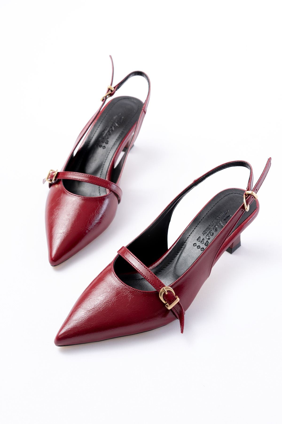 Ayakkabı Aşkı Bordo Rugan Baret Tokalı Arkası Açık Günlük Kadın Sandalet