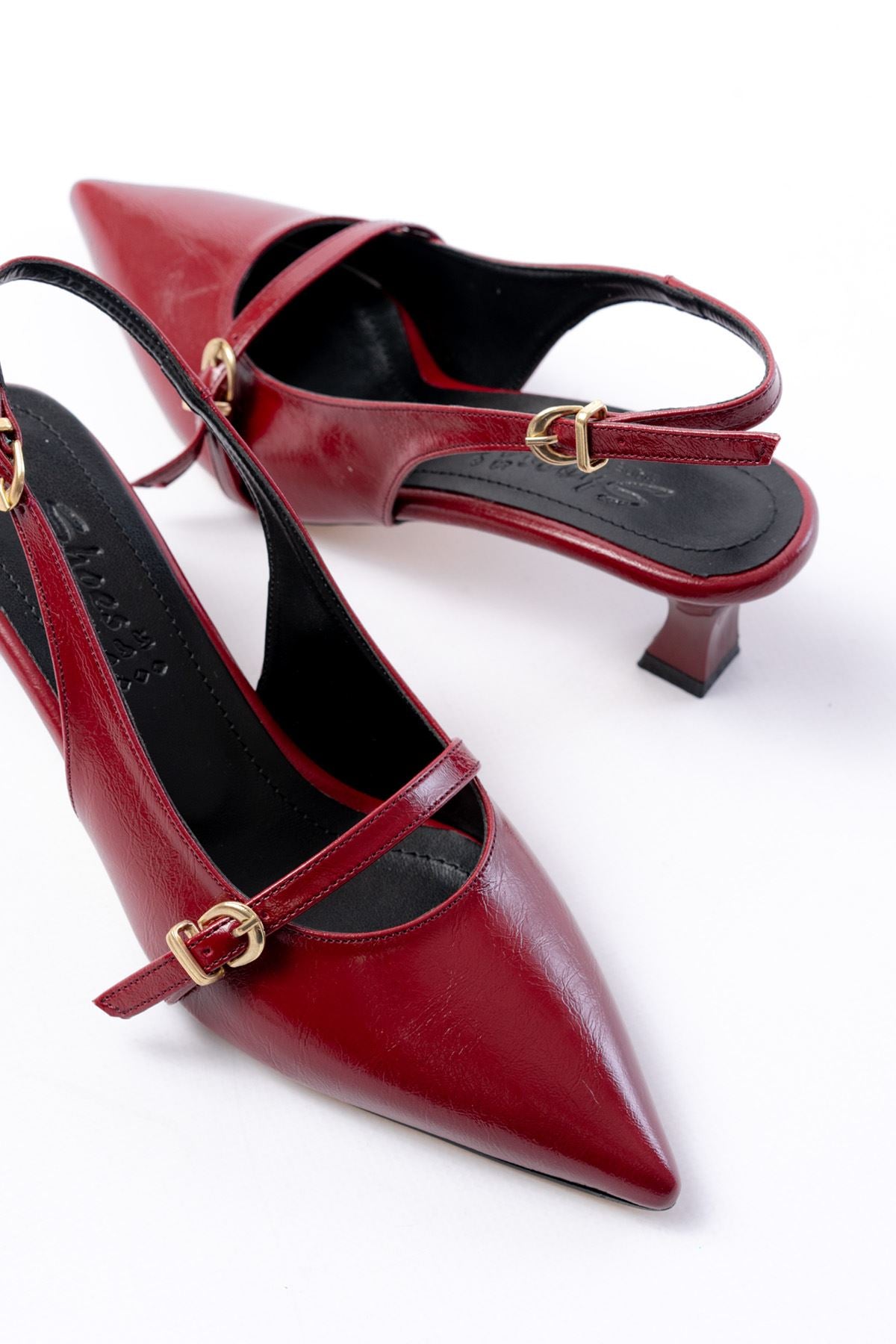 Ayakkabı Aşkı Bordo Rugan Baret Tokalı Arkası Açık Günlük Kadın Sandalet