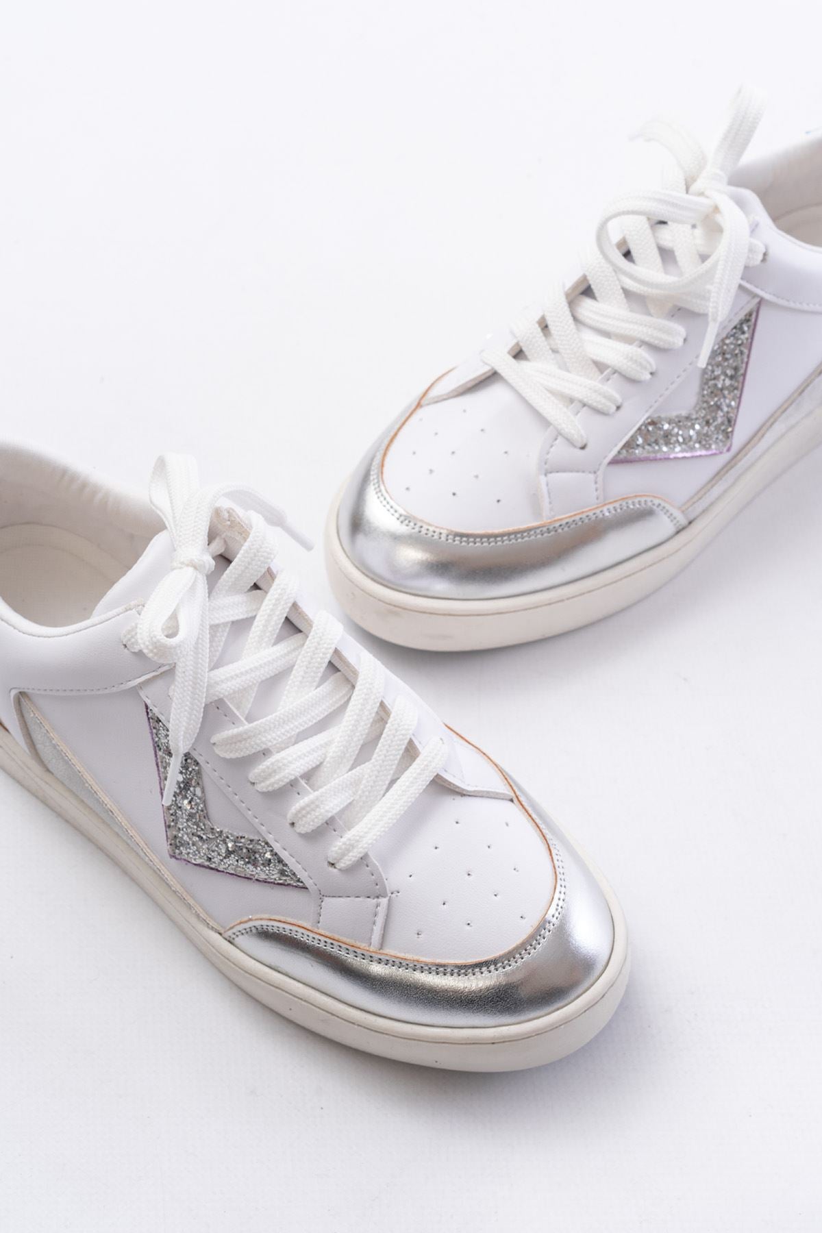 Ayakkabı Aşkı Beyaz Garni Bağcıklı Kadın Spor Ayakkabı