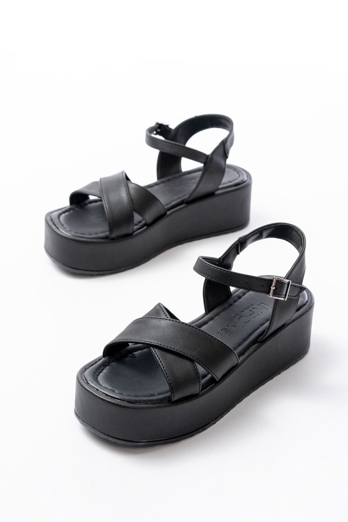 Ayakkabı Aşkı Siyah Günlük Çapraz Dolgu Topuk Kadın Sandalet