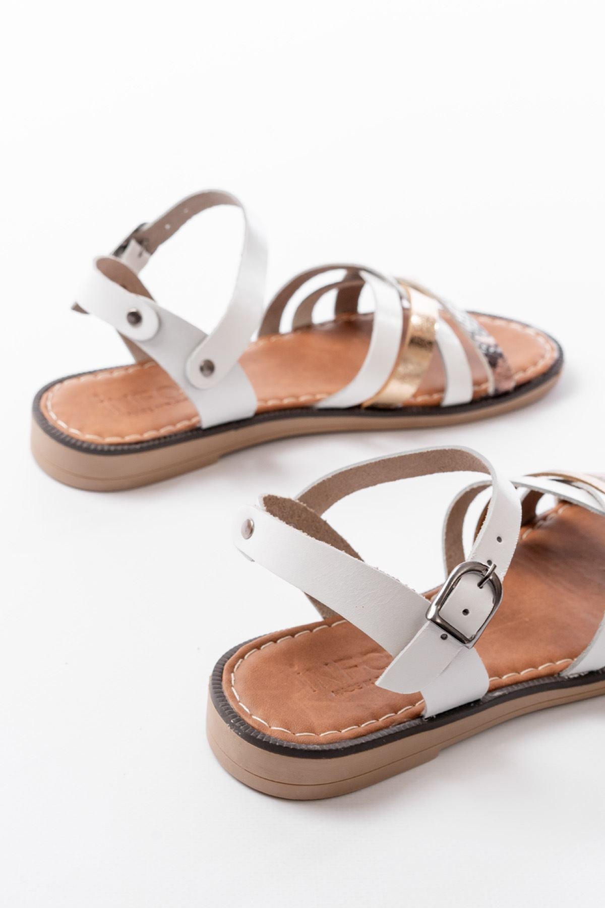Ayakkabı Aşkı Beyaz Garni Hakiki Deri Ortopedik Taban Kadın Sandalet