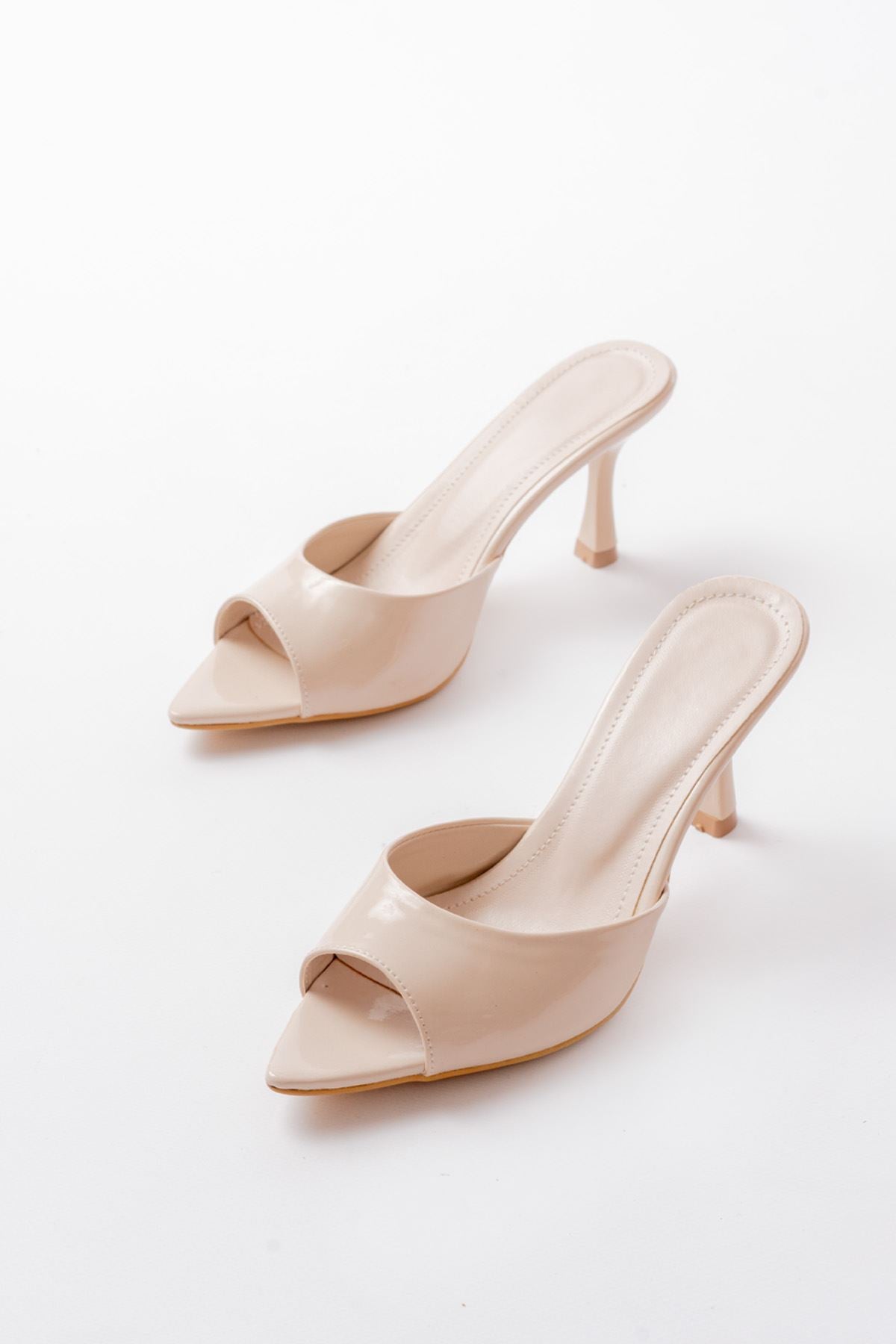 Ayakkabı Aşkı 716 Bej Rugan Sivri Burunlu Topuklu Kadın Terlik