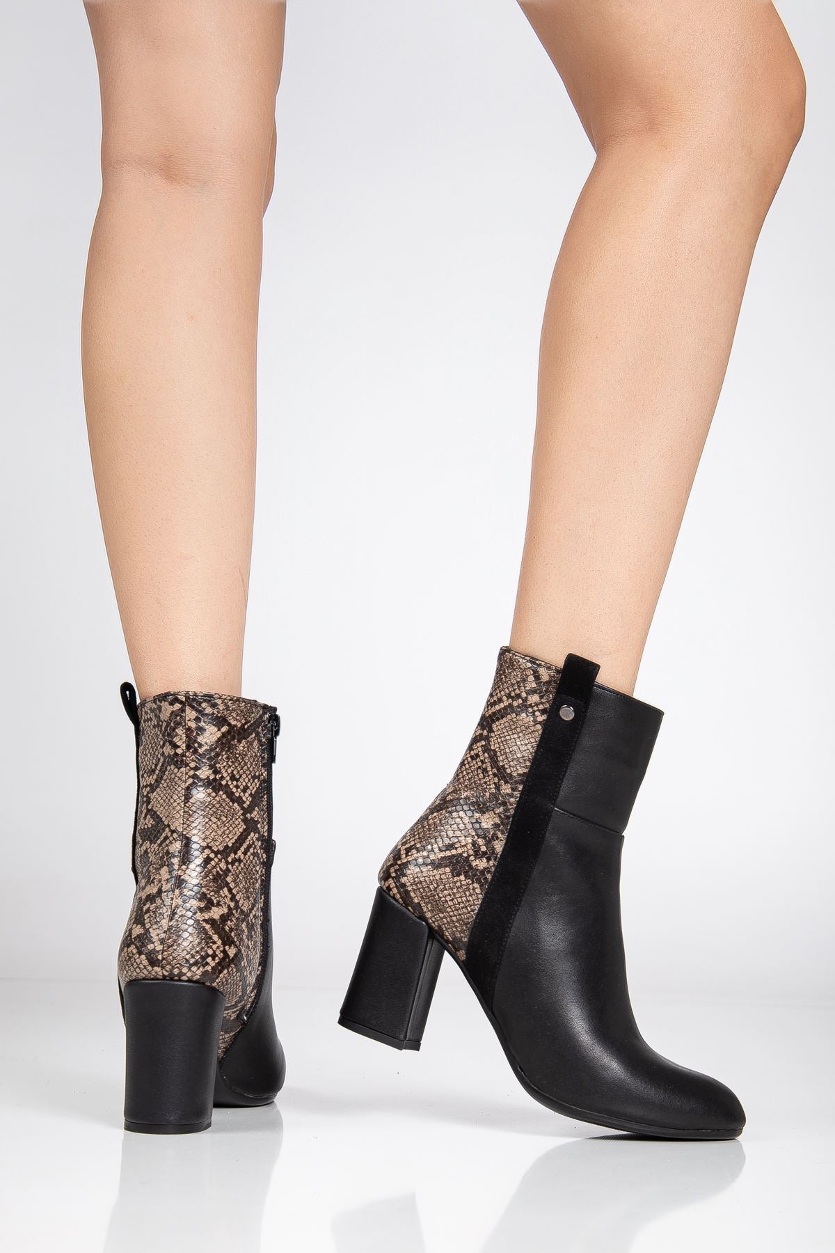 Ayakkabı Aşkı 292 Siyah Leopar Desen Detaylı Fermuarlı Yüksek Topuklu Günlük Kadın Bot