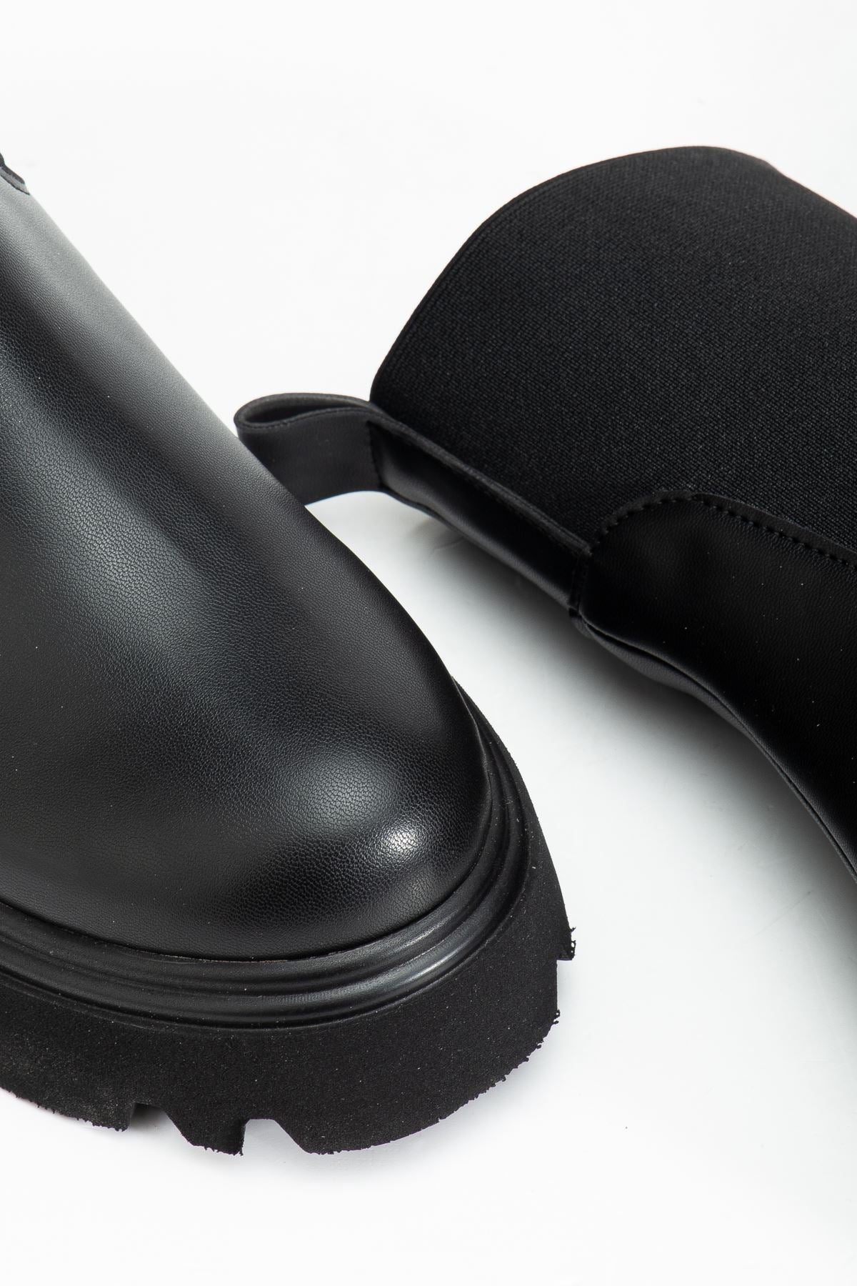 Ayakkabı Aşkı Siyah Lastikli Yüksek Tabanlı Günlük Kadın Bot