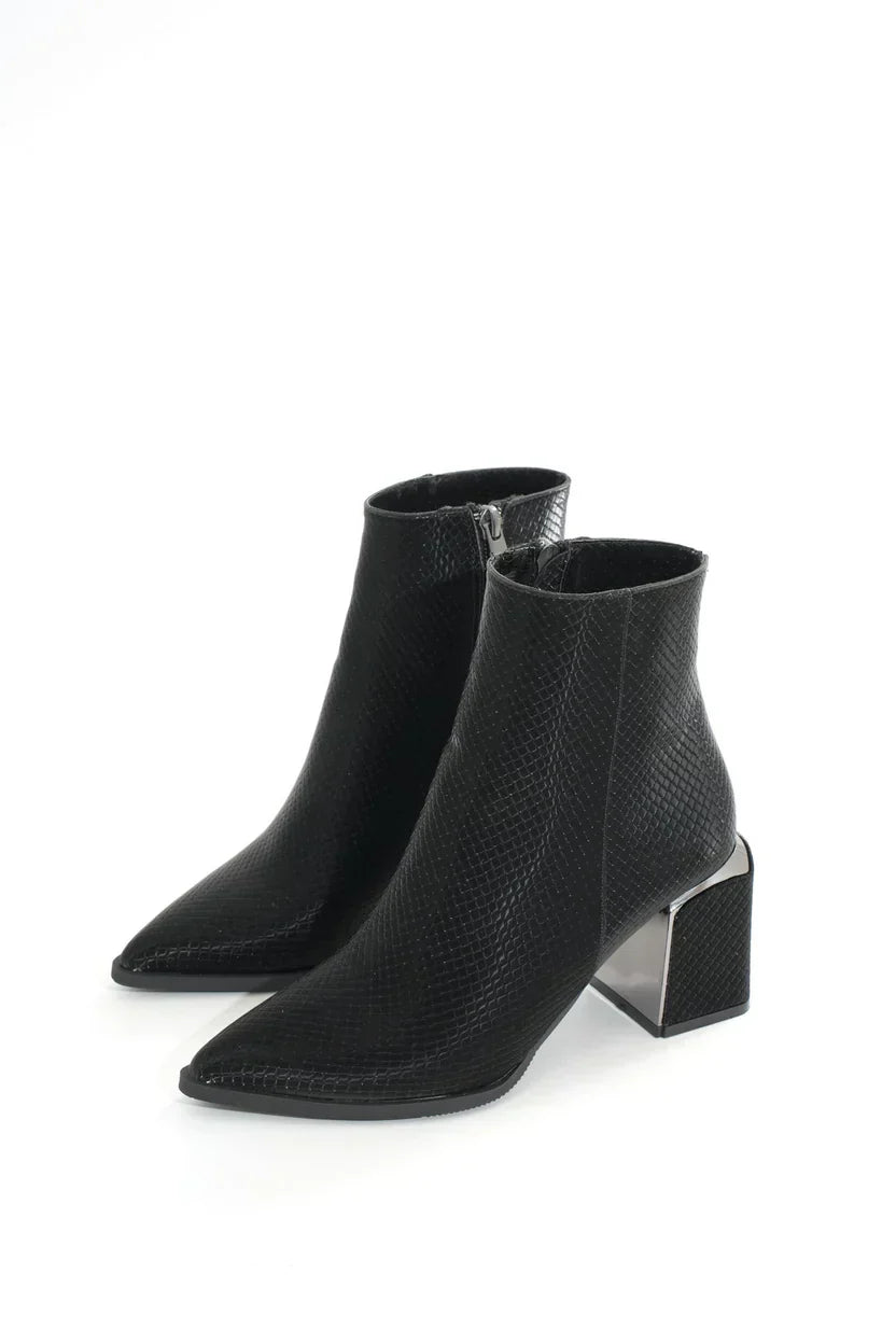 Topuklu Bot Seçerken Nelere Dikkat Etmelisiniz? (Uzman Tavsiyeleri)