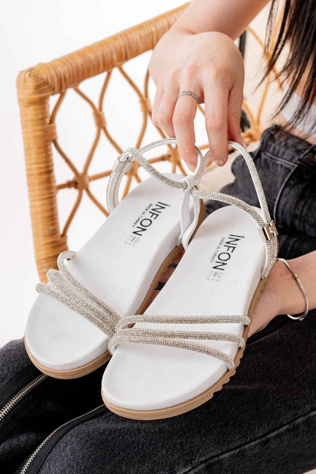 Ayakkabı Aşkı 1001-1100 Beyaz Gümüş Taşlı Günlük Kadın Sandalet