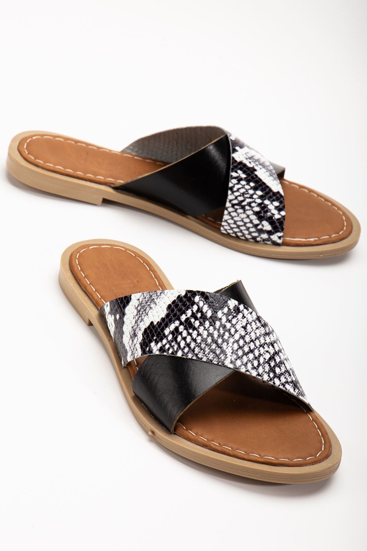 Ayakkabı Aşkı Siyah Ortopedik Hakiki Deri Çapraz Bantlı Kadın Terlik