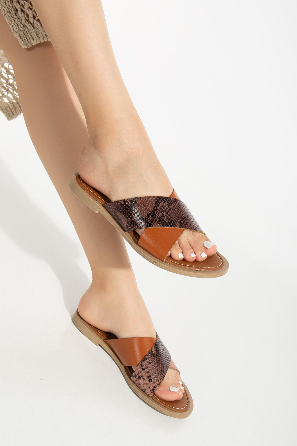 Ayakkabı Aşkı Taba Ortopedik Hakiki Deri Çapraz Bantlı Kadın Terlik