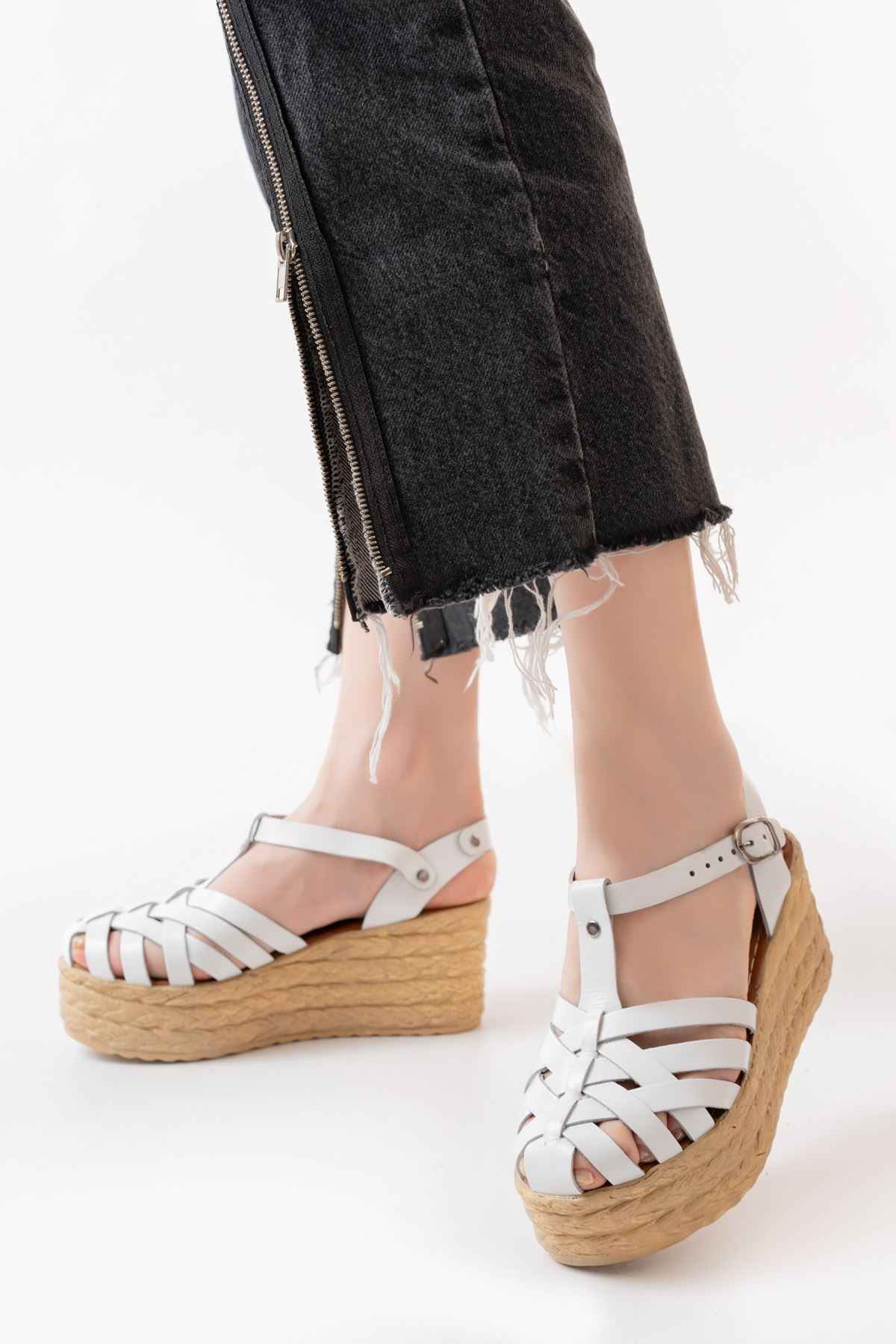 Ayakkabı Aşkı 684-02 Beyaz Ortopedik Hakiki Deri Dolgu Kadın Sandalet