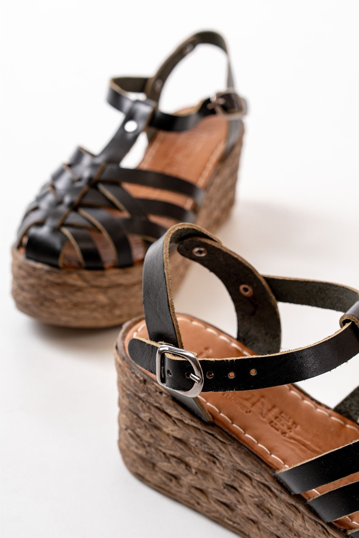 Ayakkabı Aşkı Siyah Ortopedik Hakiki Deri Dolgu Kadın Sandalet