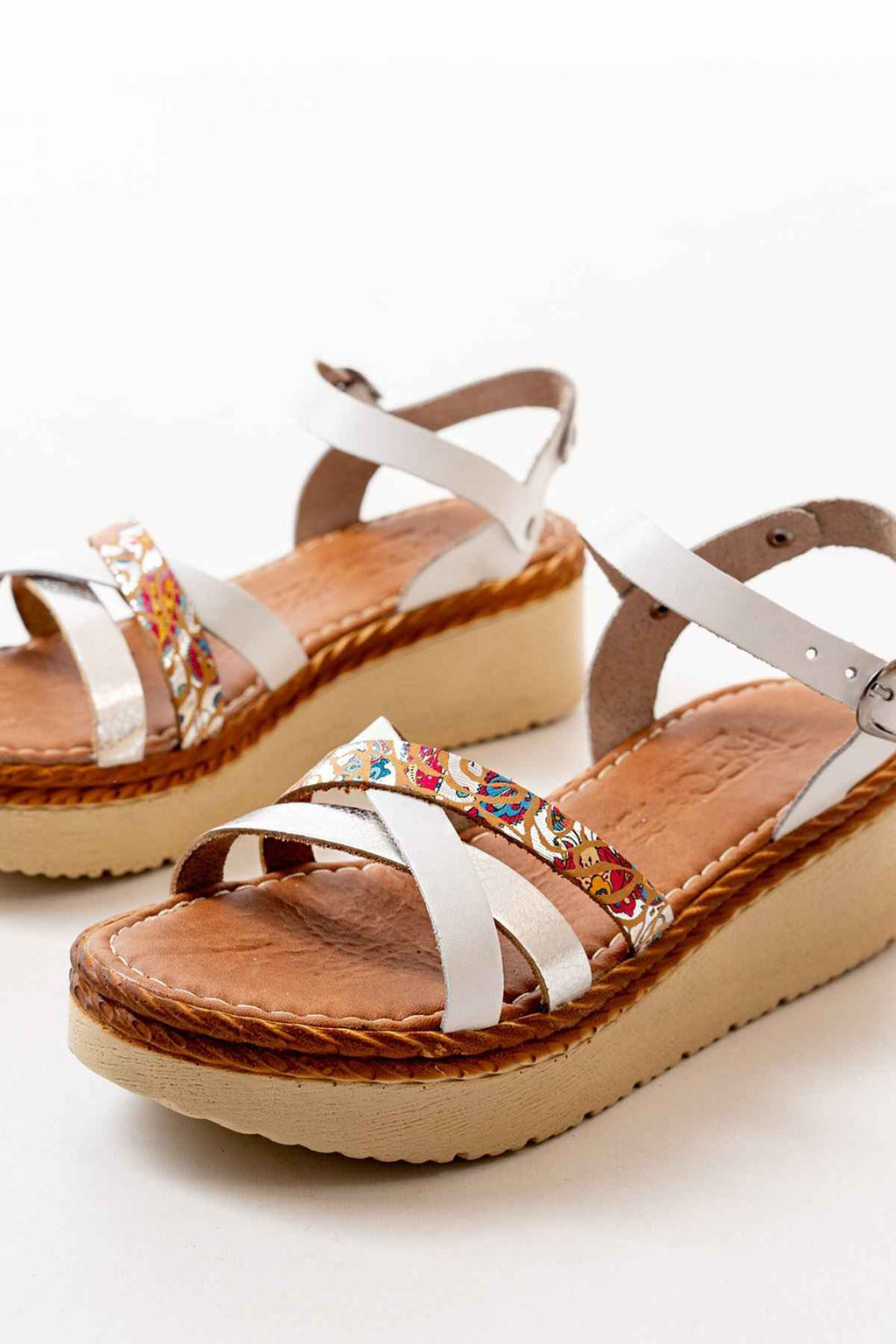Ayakkabı Aşkı 730-015 Beyaz Garni Ortopedik Hakiki Deri Dolgu Kadın Sandalet