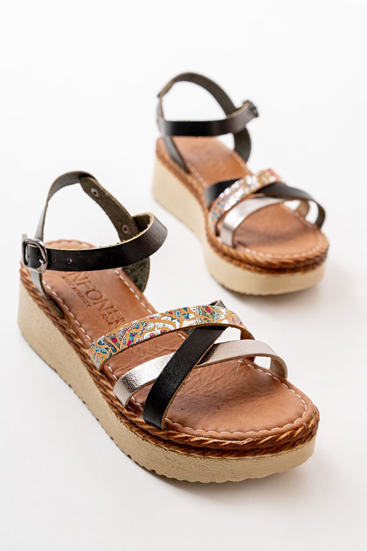 Ayakkabı Aşkı Siyah Garni Ortopedik Hakiki Deri Dolgu Kadın Sandalet