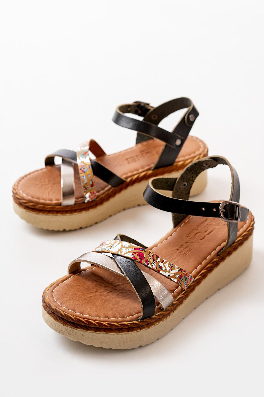 Ayakkabı Aşkı Siyah Garni Ortopedik Hakiki Deri Dolgu Kadın Sandalet