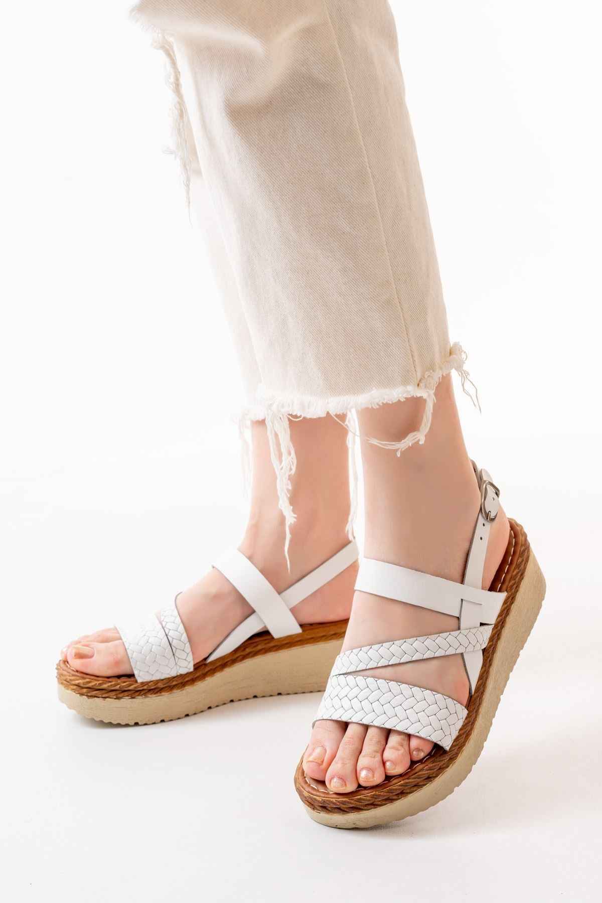 Ayakkabı Aşkı 730-152 Beyaz Ortopedik Hakiki Deri Dolgu Kadın Sandalet