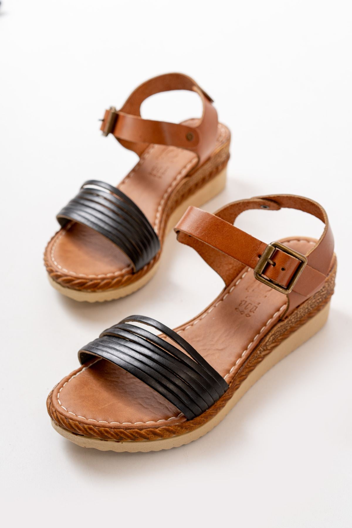 731-07 Siyah Ortopedik Hakiki Deri Dolgu Kadın Sandalet - Siyah