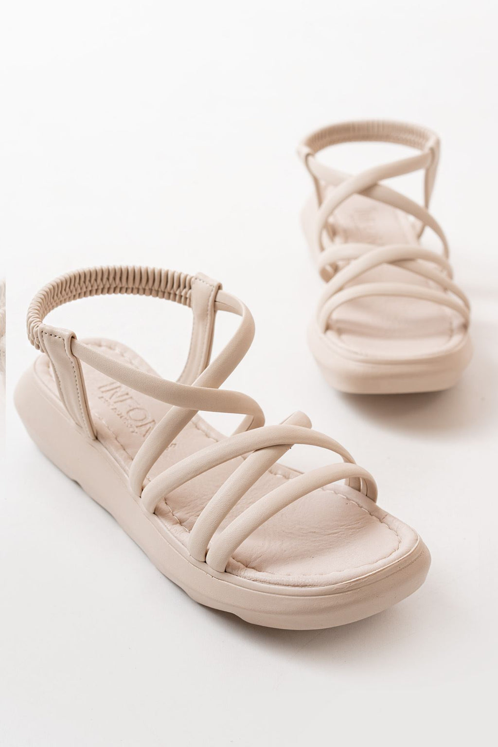 Ayakkabı Aşkı Bej Lastikli Kadın Günlük Sandalet - Ayakkabı Aşkı