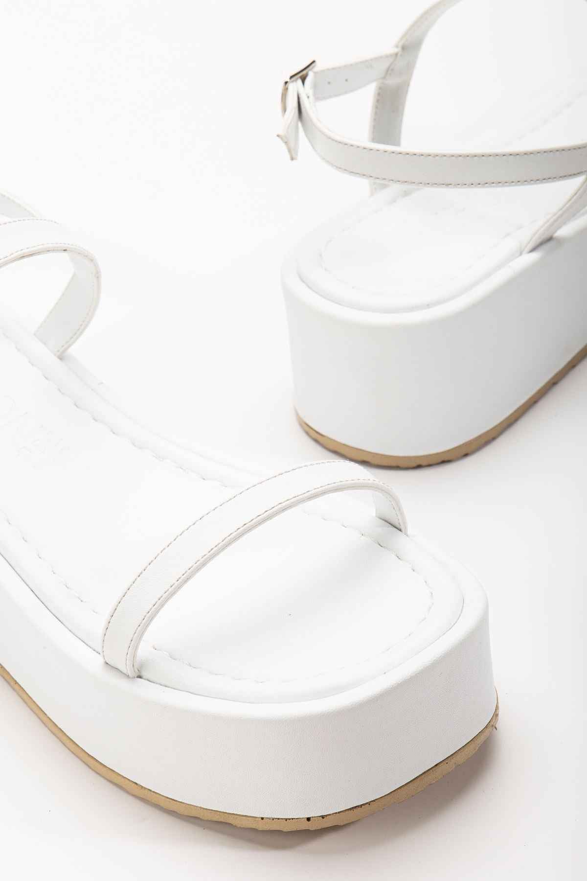 Ayakkabı Aşkı 861-1027 Beyaz Dolgu Topuk Kadın Sandalet