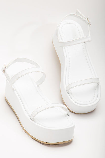 Ayakkabı Aşkı Beyaz Dolgu Topuk Kadın Sandalet